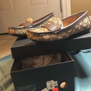 Loafers Coach used like new I use once only